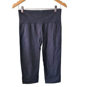 Lululemon US Size 8 Seamlessly Street Crop Leggings Sweat-Wicking Breathable